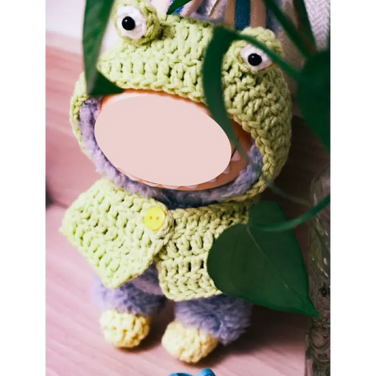 Frog-Style Knit Outfit for Dolls – Cute & Playful Forest-Inspired Doll Clothing