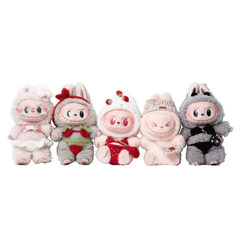 Adorable crocheted doll outfits and accessories, featuring cute designs to dress up your dolls in style and charm.